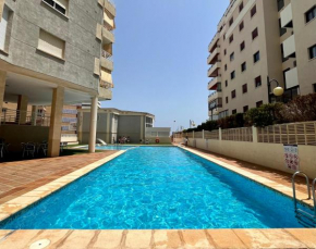 Primera línea con piscina en Calpe